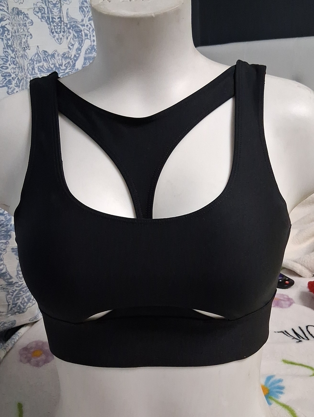 ALO Yoga Black Cutout Racerback Sports Bra